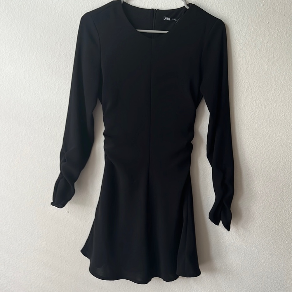 NEVER WORN Zara long-sleeve black dress